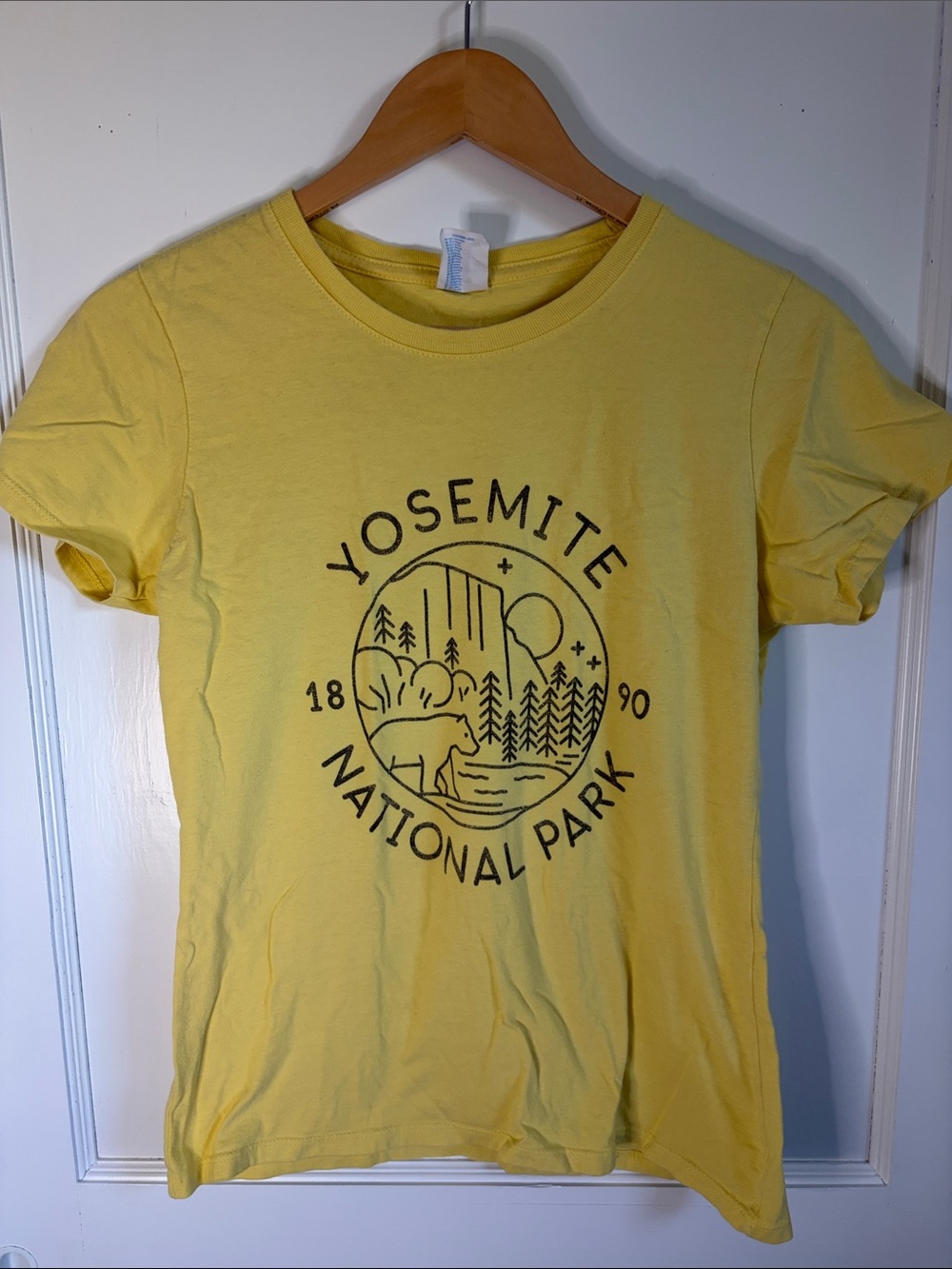 Yosemite National Park Graphic Tee - Yellow